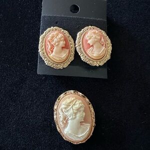Elegant Cameo Brooch and Clip Earring Set in Gold and Cream